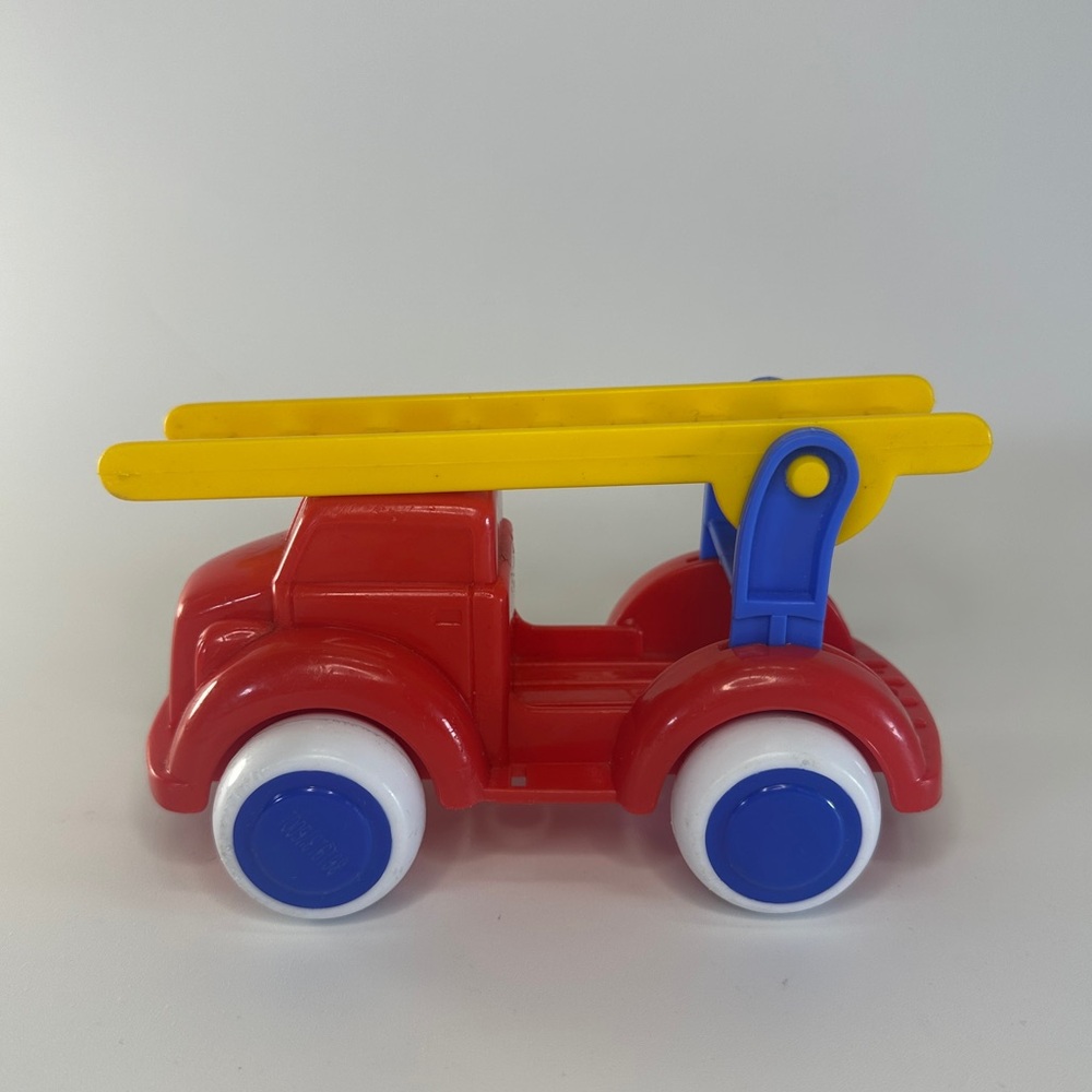 Viking Toys 1060 Sweden Red Yellow Blue Plastic Jumbo Maxi‎ Fire Truck 6” Ladder
